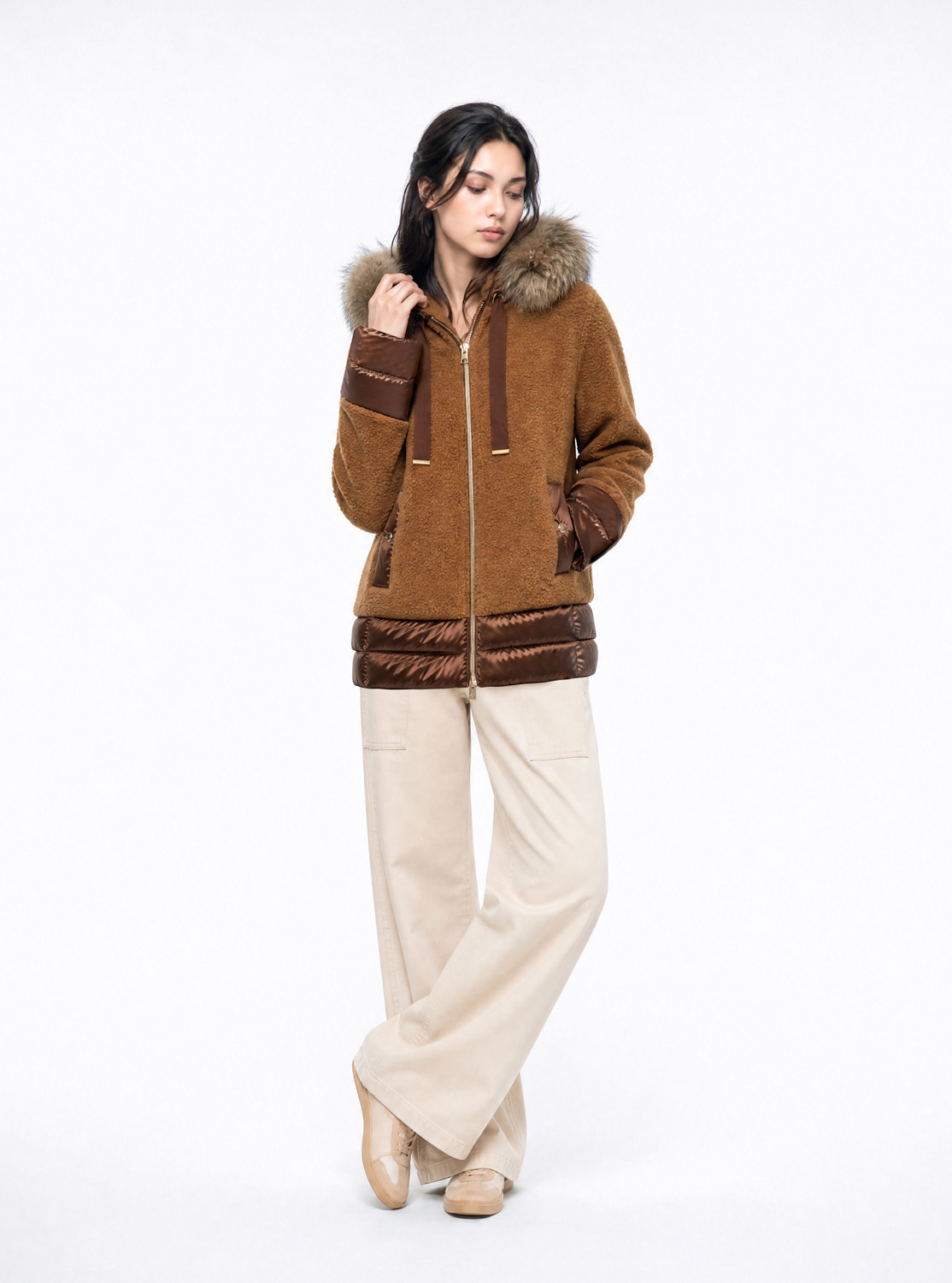 acolchado-borreguillo-capucha-pelo-mujer-dione-camel-donjaz-1