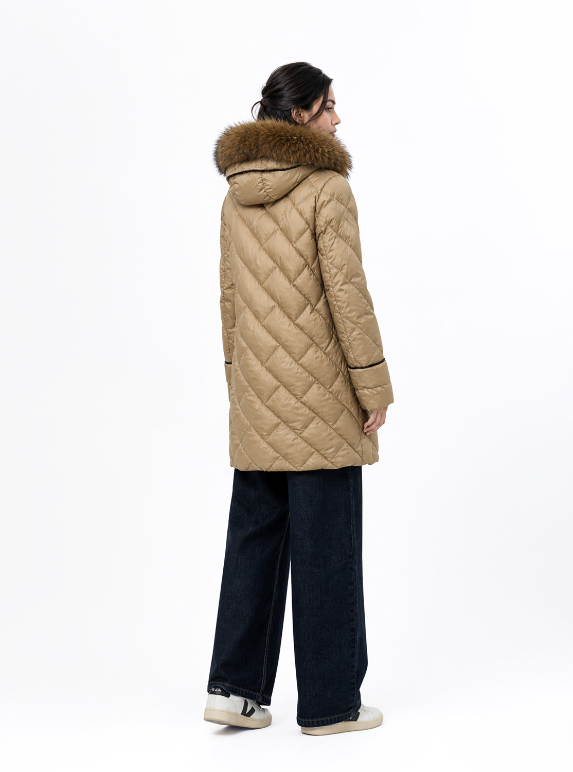 acolchado-capucha-pelo-mujer-enara-camel-donjaz-3