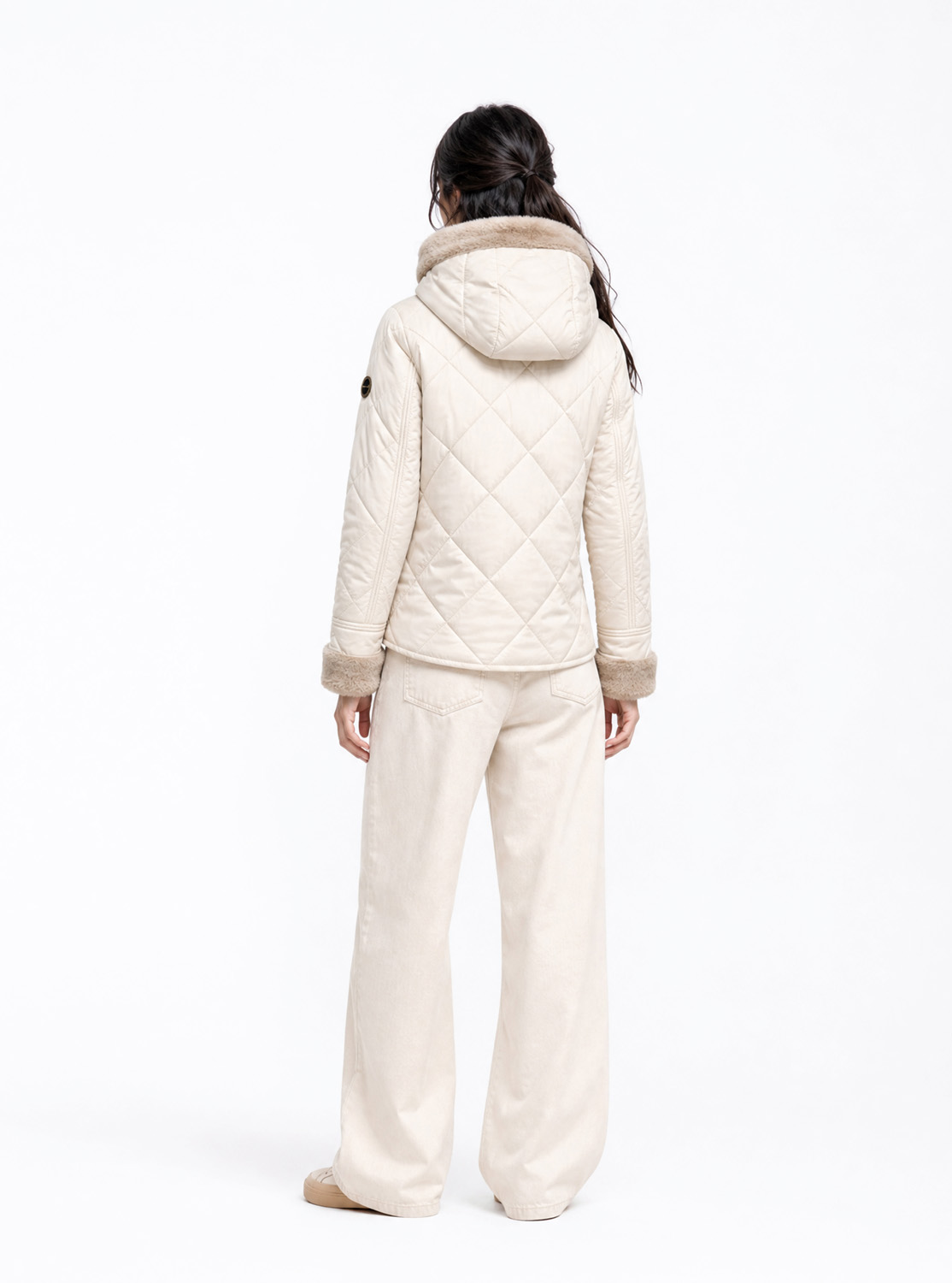 acolchado-capucha-peluche-mujer-colisea-blanco-donjaz-3