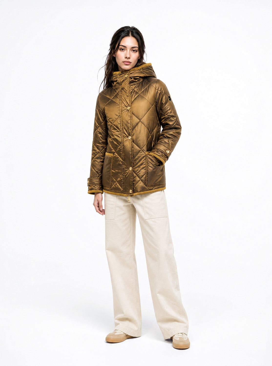 acolchado-corto-brillo-mujer-luce-camel-donjaz-1