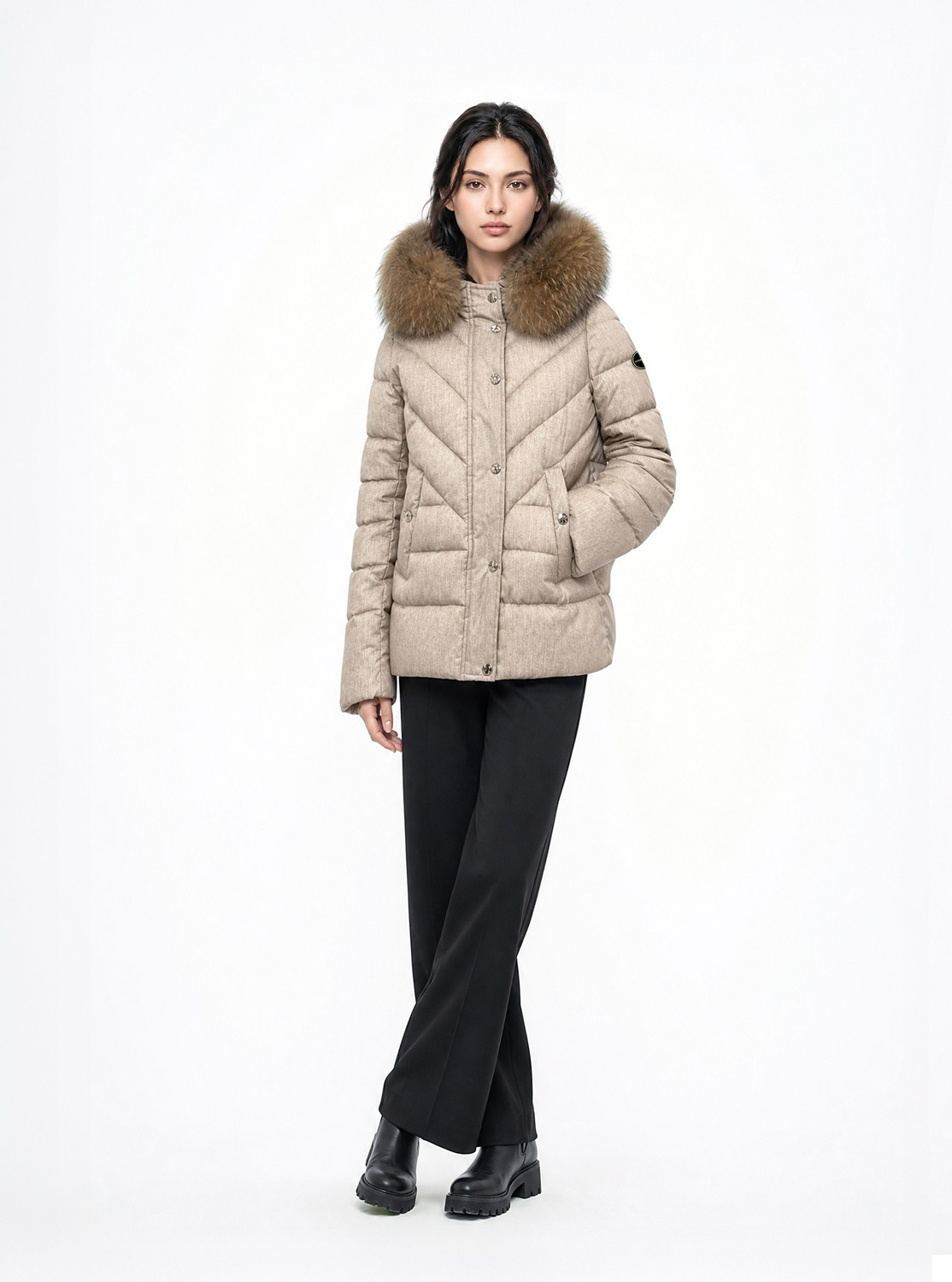 acolchado-corto-capucha-pelo-mujer-dalia-beige-donjaz-1