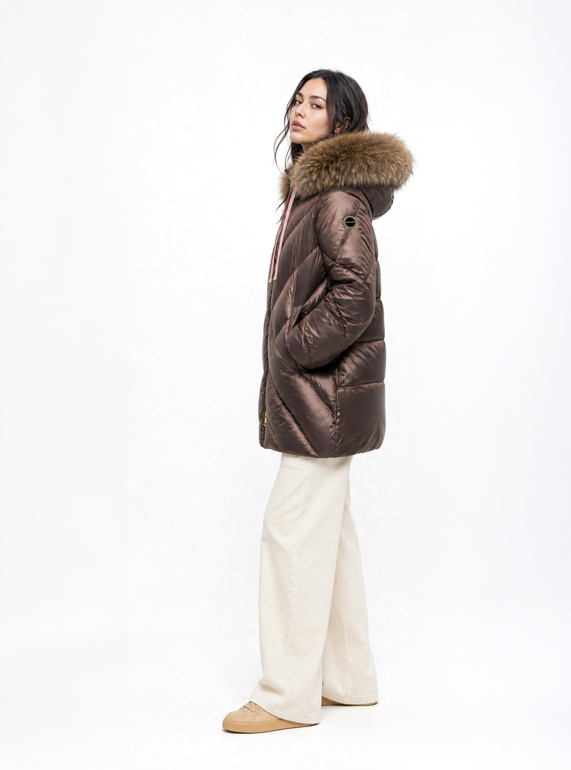 acolchado-mujer-cheri-marron-donjaz-2